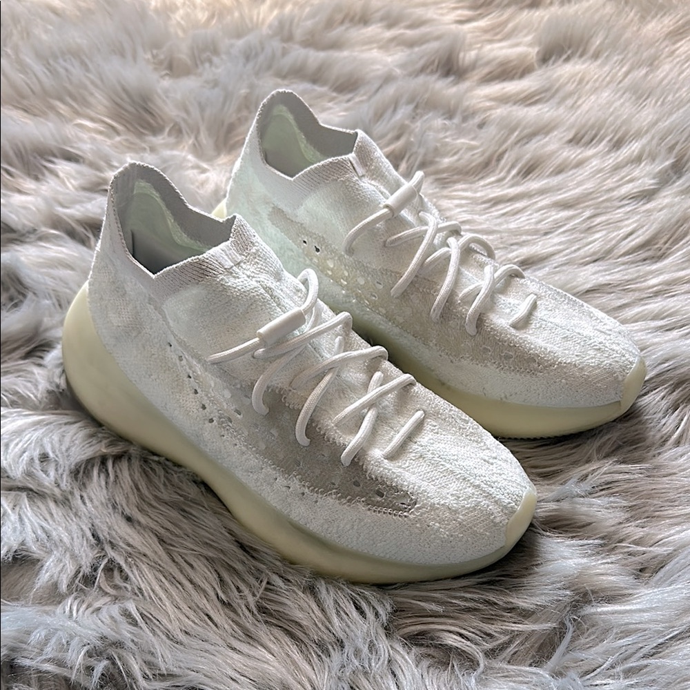 Adidas - YEEZY - Men’s Shoe - 9.5